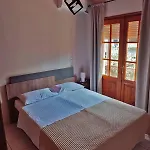 Geothan's House Nyaraló *